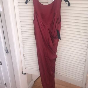 Romantic & Elegant 💯% Silk Draped Dress by Nicole Miller Collection.